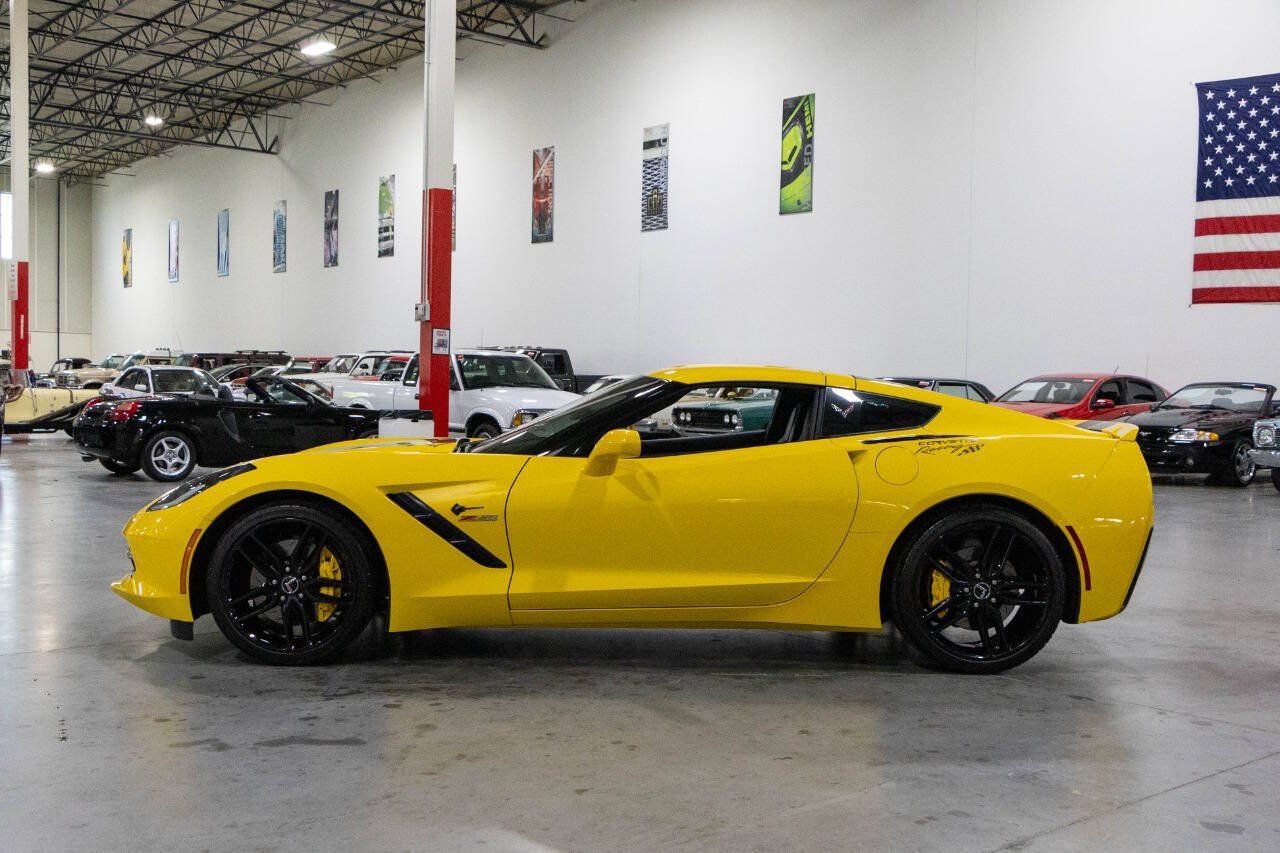 Used 2015 Chevrolet Corvette Stingray Coupe w/ 3LT Preferred Equipment Group RWD image 3