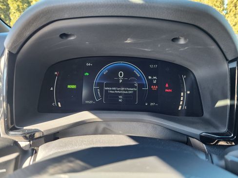 Used 2025 Toyota Camry SE image 28