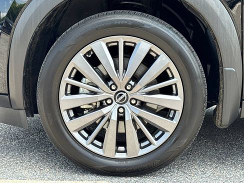 Used 2024 Nissan Pathfinder SL w/ SL Premium Package AWD/4WD image 5
