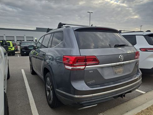 Used 2019 Volkswagen Atlas SE image 2