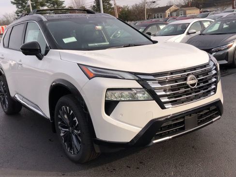New 2026 Nissan Rogue Platinum w/ Platinum Premium Package image 2
