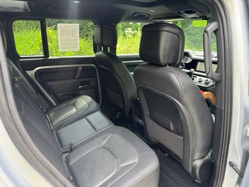 Used 2023 Land Rover Defender 110 X-Dynamic SE AWD/4WD image 16