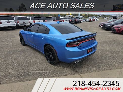 Used 2016 Dodge Charger SXT w/ Plus Group RWD image 3