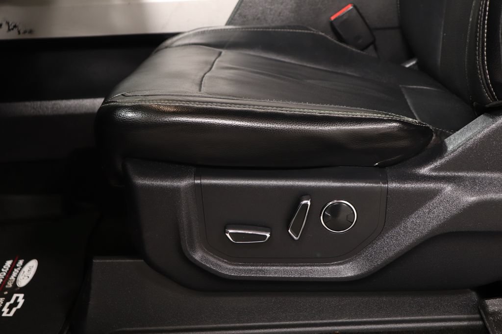 Used 2015 Ford F150 Lariat AWD/4WD image 19
