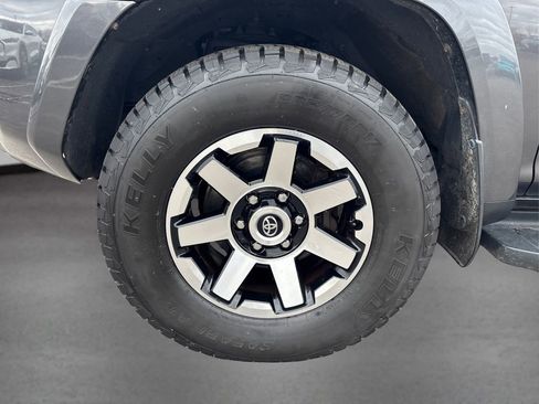 Used 2018 Toyota 4Runner TRD Off-Road Premium image 12