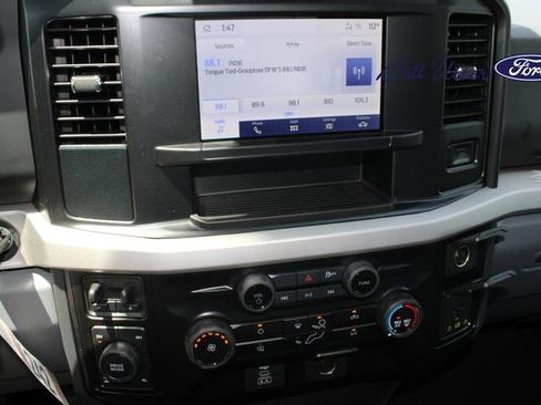 New 2025 Ford F250 XLT w/ FX4 Off-Road Package image 9