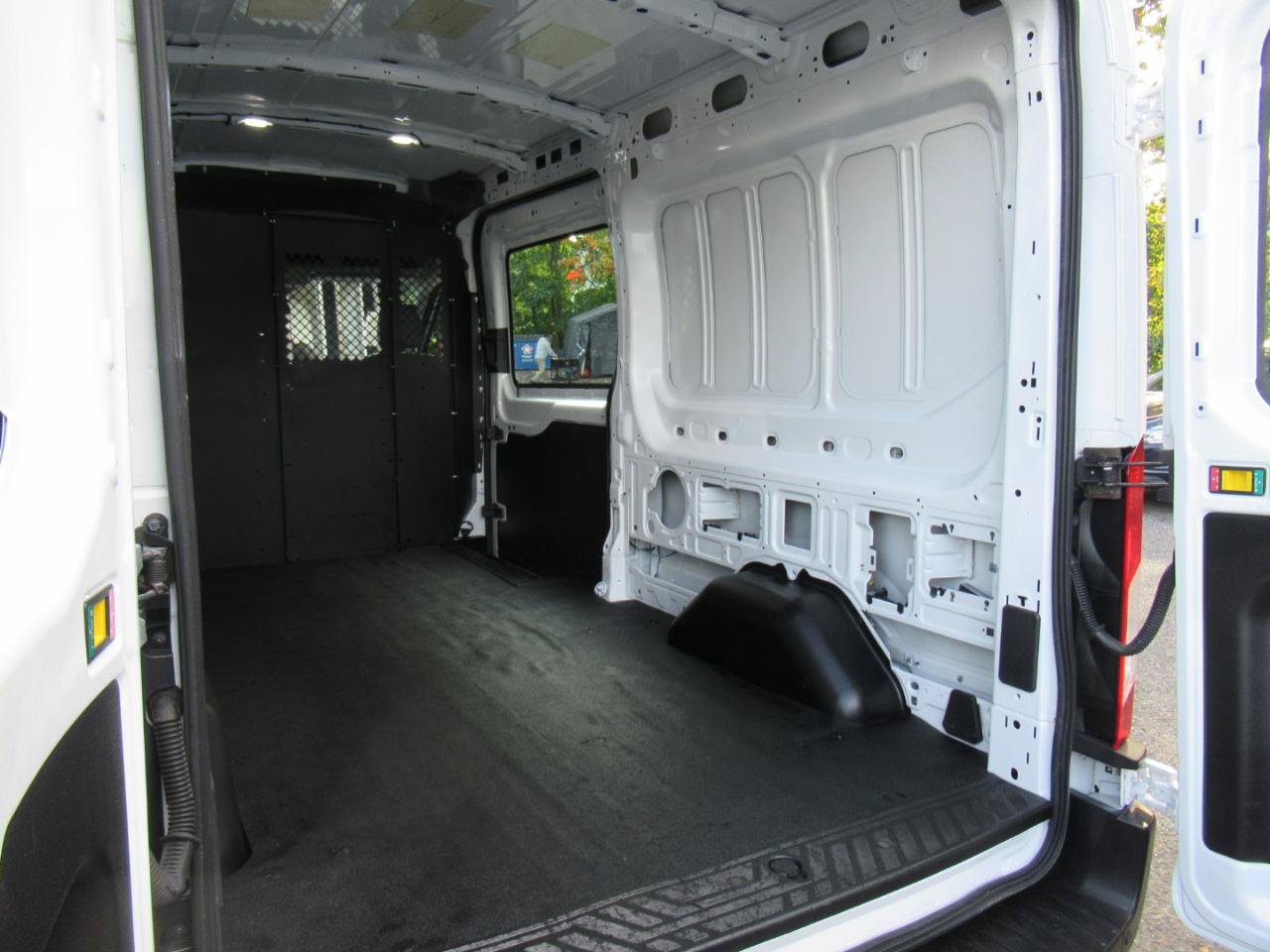 Used 2019 Ford Transit 250 148 Medium Roof RWD image 14