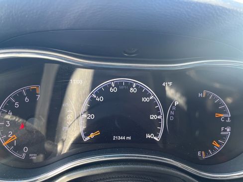 Certified 2020 Jeep Grand Cherokee Laredo image 4