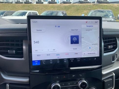 Certified 2024 Ford Expedition XLT image 17