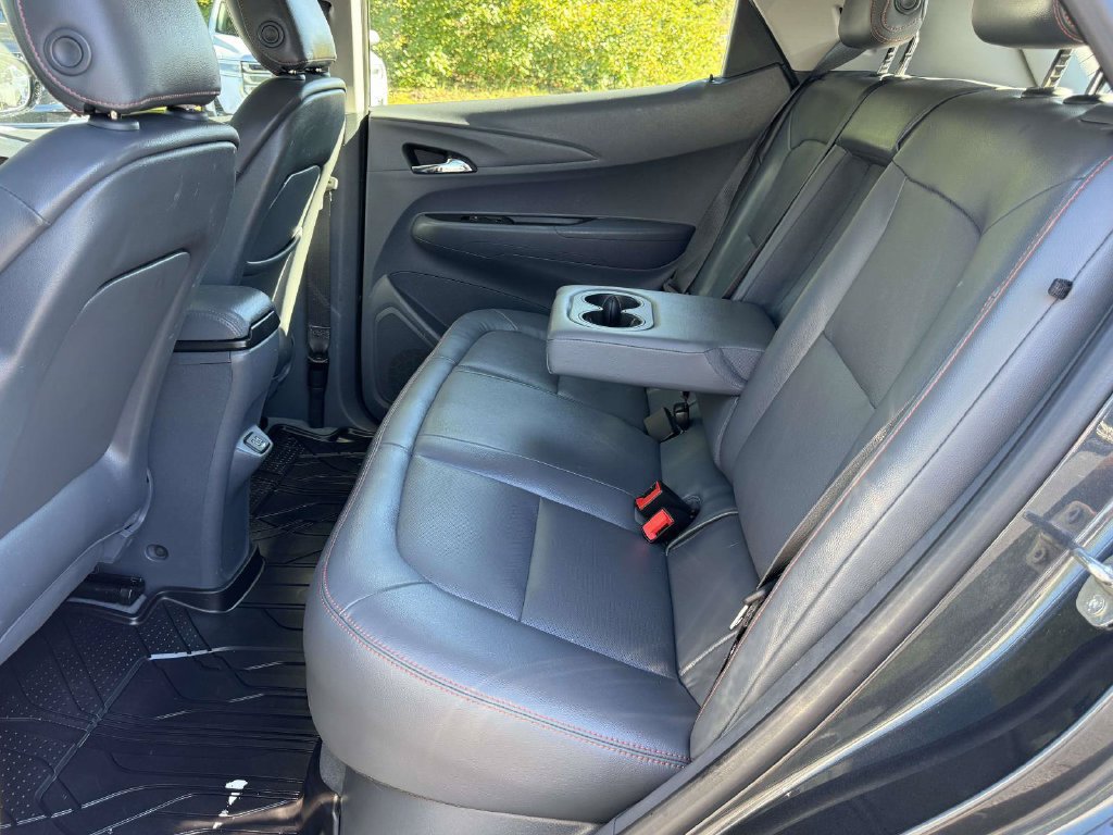 Used 2020 Chevrolet Bolt Premier w/ Infotainment Package FWD image 17