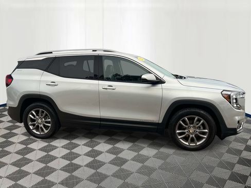 Used 2022 GMC Terrain SLT w/ Tech Package FWD image 6