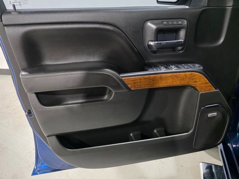 Used 2017 Chevrolet Silverado 1500 High Country image 17