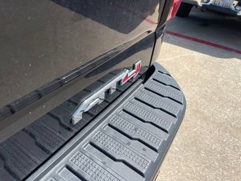 Used 2023 GMC Sierra 2500 AT4 w/ AT4 Preferred Package AWD/4WD image 14