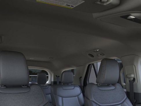 New 2025 Ford Explorer Active w/ Active Comfort Package image 21