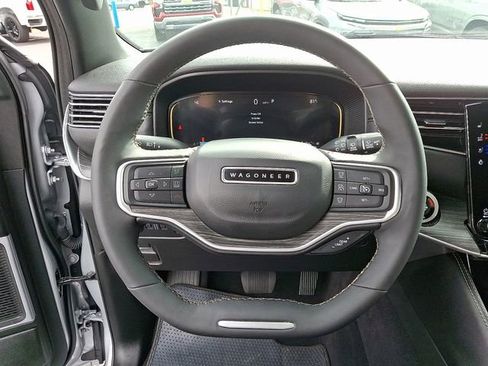 Used 2024 Jeep Wagoneer L Series II w/ Flexible Seating Group image 19