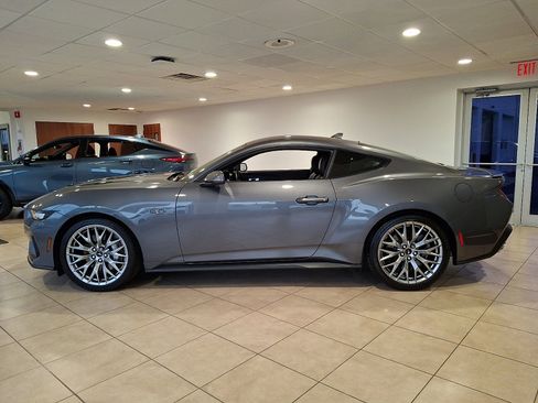 Used 2024 Ford Mustang GT Premium RWD image 8