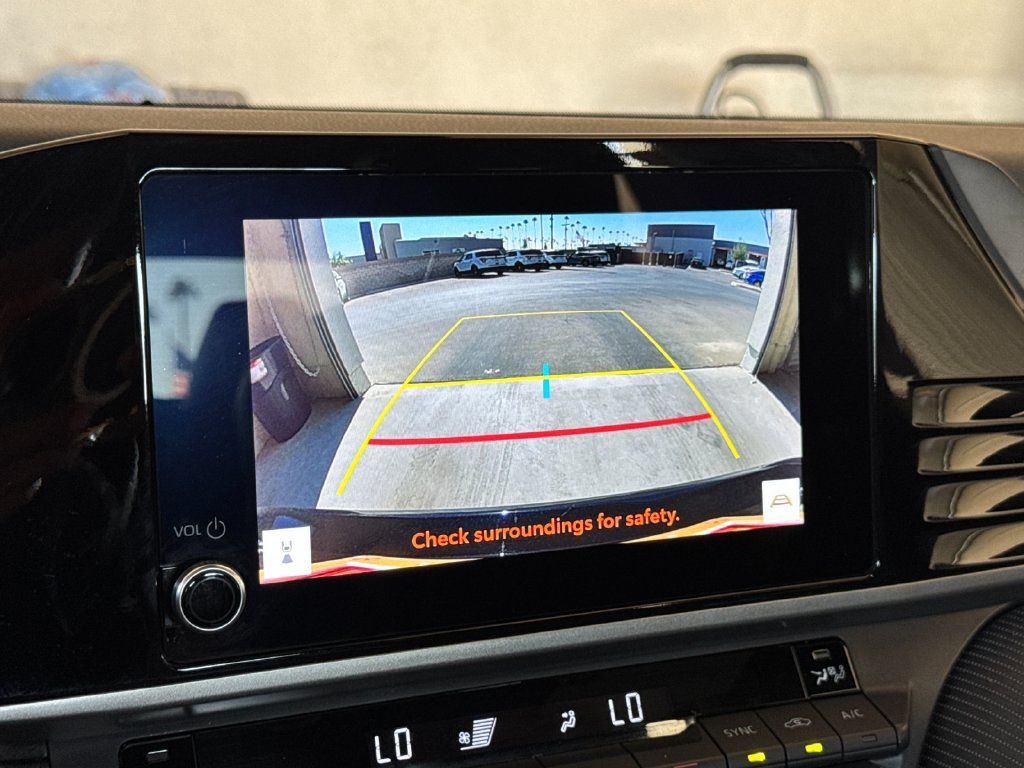 Used 2025 Toyota Camry SE FWD image 17