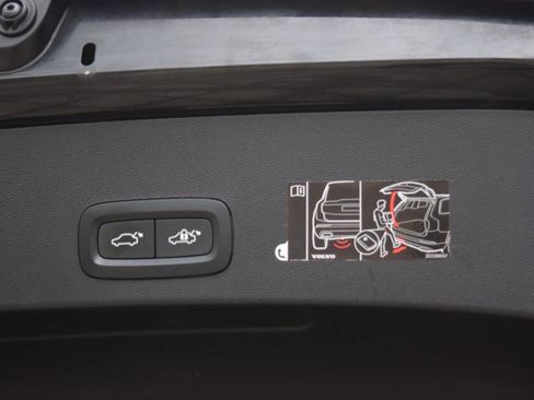 Used 2020 Volvo XC40 T5 Momentum w/ Protection Package Premier image 77