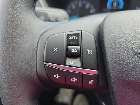 Used 2022 Ford Escape SE w/ SE Sport Appearance Package image 10