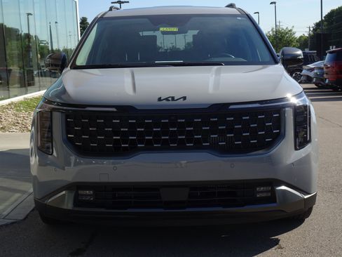 Used 2025 Kia Carnival SX Prestige FWD image 7