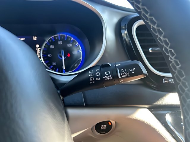 Used 2022 Chrysler Pacifica Touring-L FWD image 26