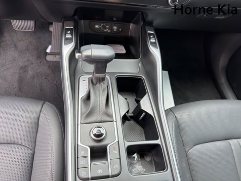 New 2026 Kia Sorento EX w/ EX Premium Package FWD image 17