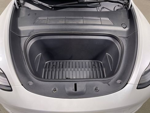 Used 2022 Tesla Model Y Performance image 9