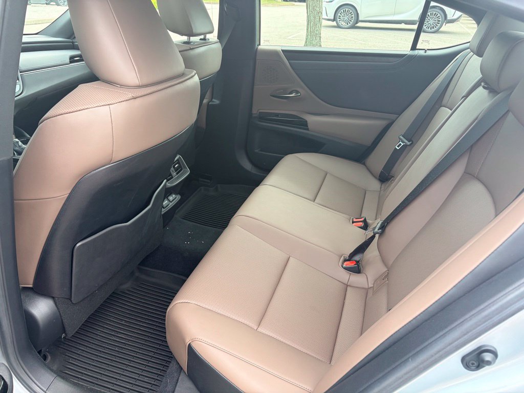 Used 2024 Lexus ES 350 w/ Premium Package FWD image 7