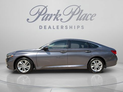Used 2018 Honda Accord LX image 2