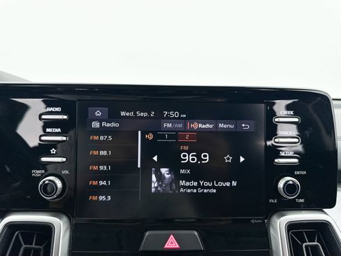 Used 2023 Kia Sorento LX FWD image 21