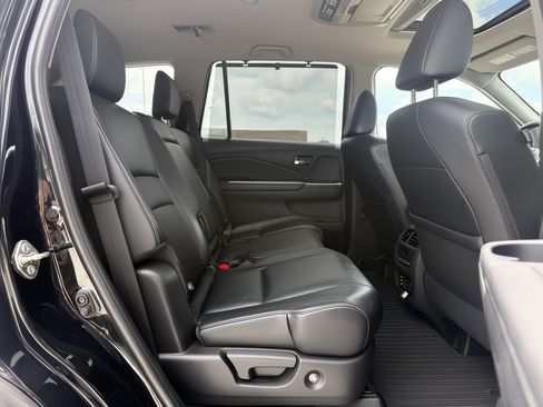 Used 2016 Honda Pilot Touring image 11