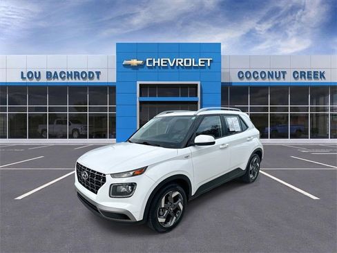 Used 2024 Hyundai Venue SEL image 4