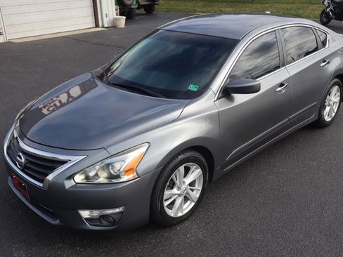 Used 2015 Nissan Altima 2.5 SV image 11