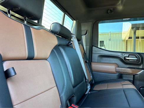 Used 2022 Chevrolet Silverado 1500 High Country image 15