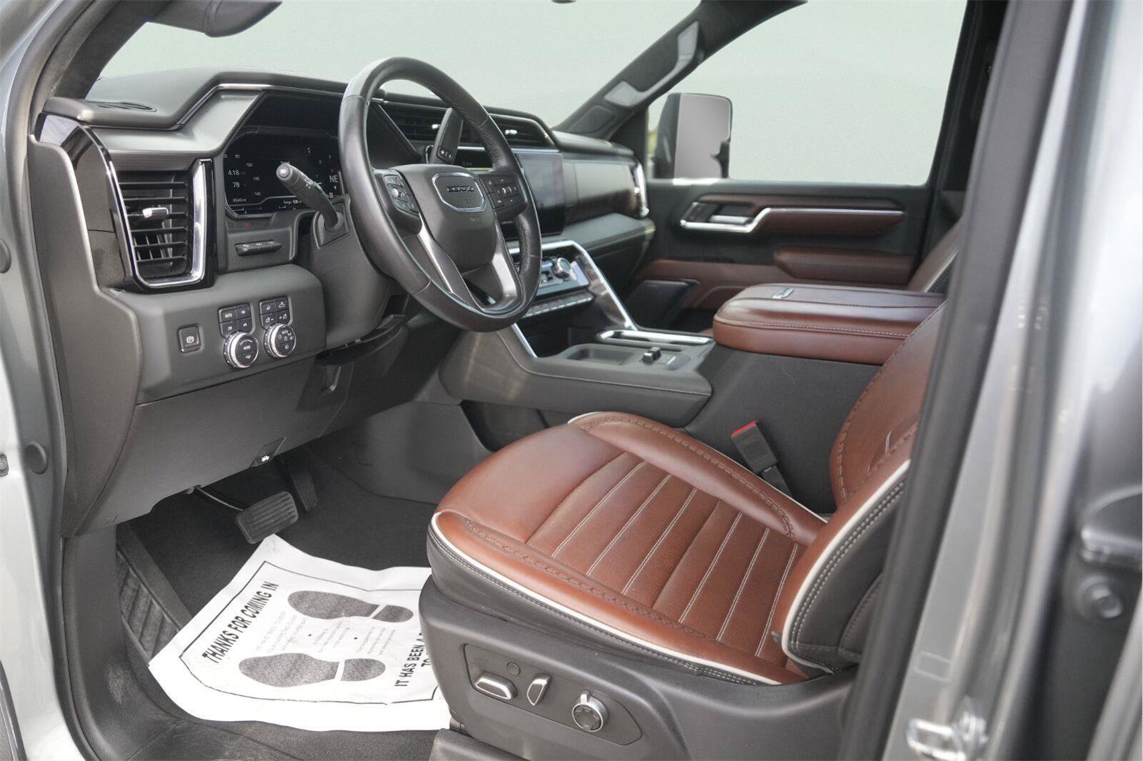 Used 2024 GMC Sierra 2500 Denali Ultimate AWD/4WD image 8