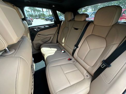 Used 2026 Porsche Macan AWD/4WD image 36