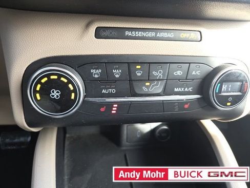 Used 2020 Ford Escape SE image 33