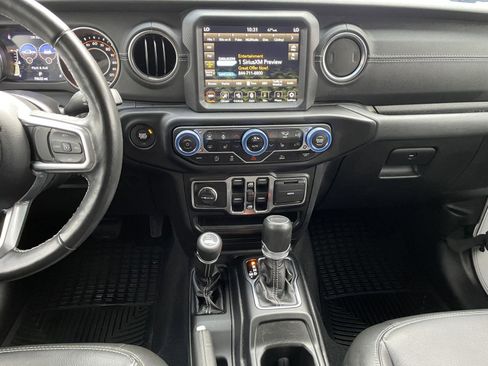 Certified 2022 Jeep Gladiator Overland w/ Popular Equipment Package image 19