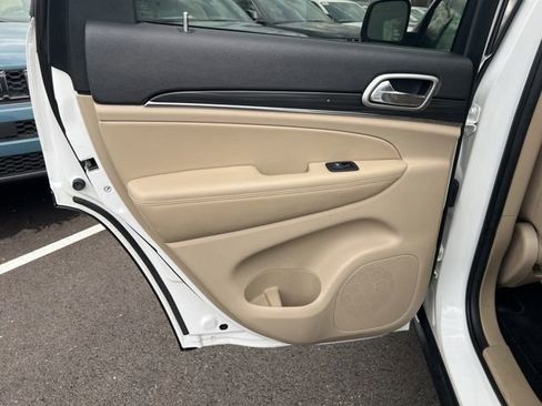 Used 2019 Jeep Grand Cherokee Limited w/ Luxury Group II image 20