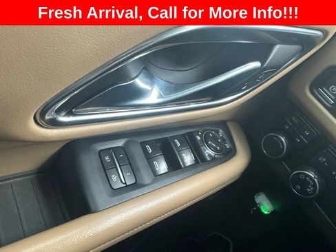 Used 2021 Chevrolet Suburban Premier w/ Premium Package AWD/4WD image 17