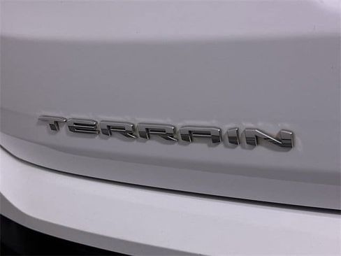 Used 2023 GMC Terrain SLE image 32