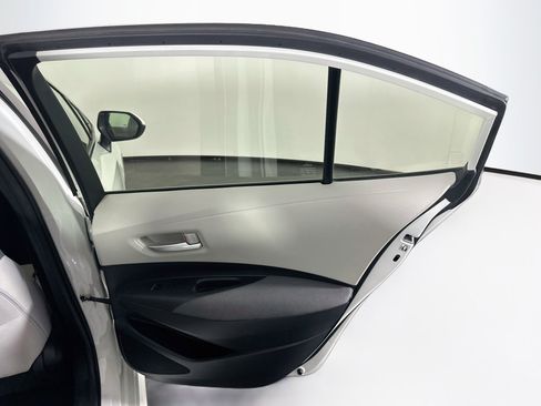 Used 2021 Toyota Corolla LE FWD image 28