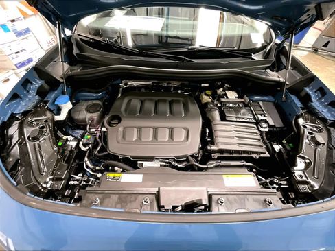 New 2026 Volkswagen Tiguan SE image 13