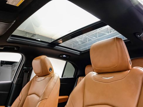 Used 2020 Cadillac XT4 Premium Luxury w/ Enhanced Visibility Package image 5