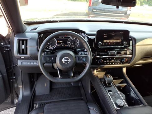 Certified 2025 Nissan Pathfinder Rock Creek AWD/4WD image 7