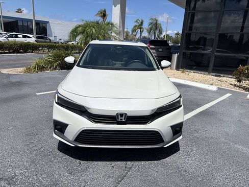 Used 2024 Honda Civic Touring image 3
