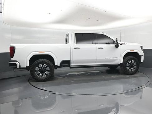 Used 2024 GMC Sierra 2500 Denali w/ Denali Reserve Package AWD/4WD image 3