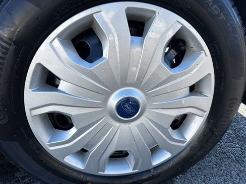 Used 2022 Ford Transit Connect XLT image 6