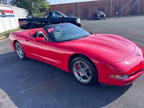 Used 2004 Chevrolet Corvette Convertible w/ Preferred Equipment Group RWD image 9