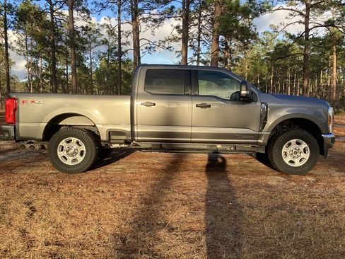 Used 2025 Ford F250 XLT w/ FX4 Off-Road Package image 6